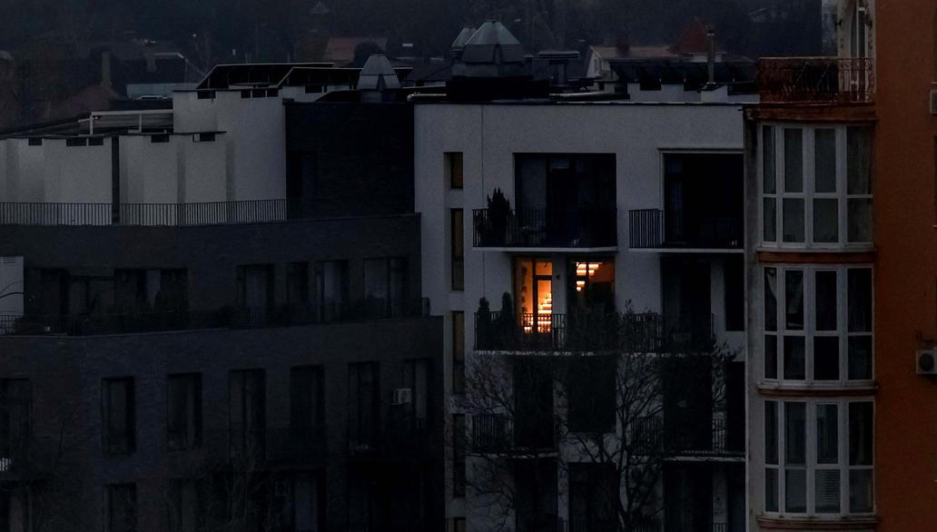 Temnota jako každodenní realita. Kyjev žije na příděl světla