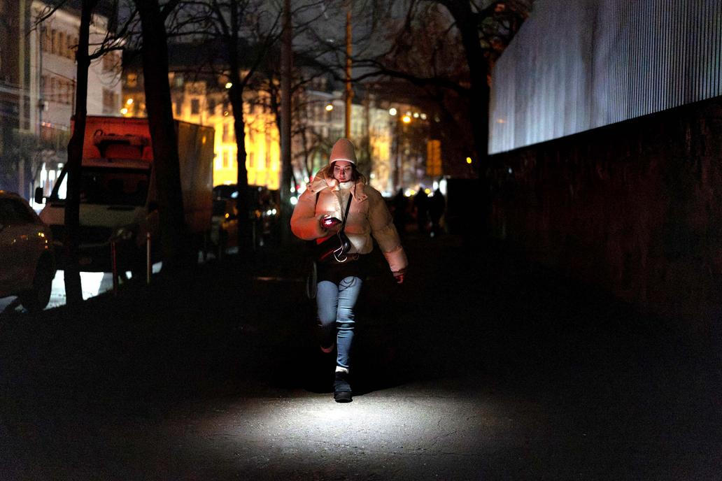 Temnota jako každodenní realita. Kyjev žije na příděl světla