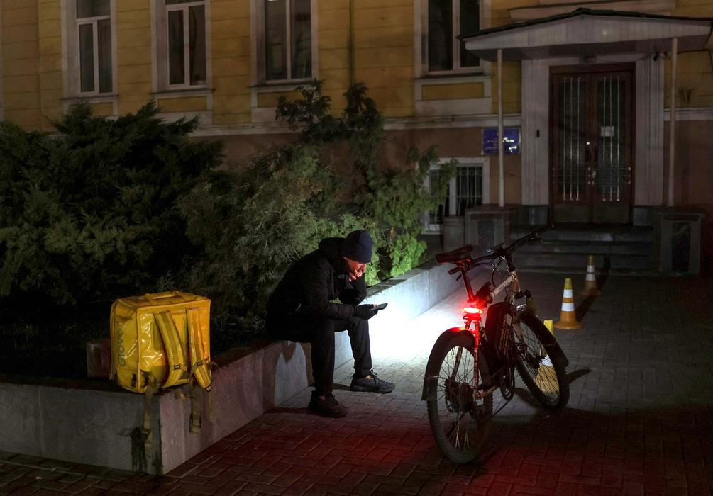 Temnota jako každodenní realita. Kyjev žije na příděl světla