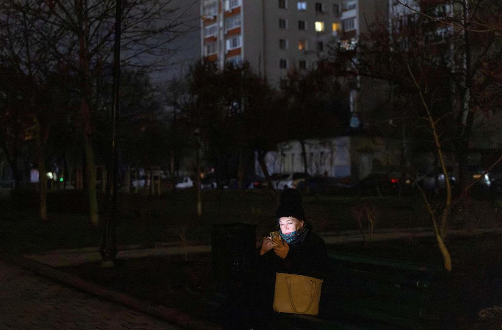 Temnota jako každodenní realita. Kyjev žije na příděl světla