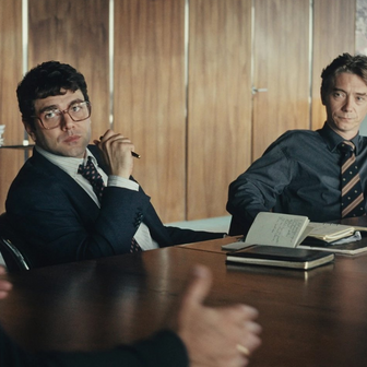Xavier Dolan a Swann Arlaud ve filmu režiséra Demoustiera Architekt.