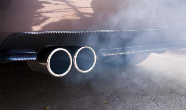 Diesel kouř výfuk