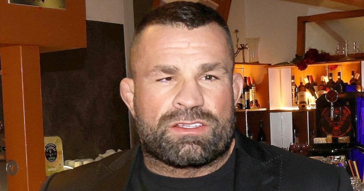 U Karlose Vémoly zasahuje policie i celníci. Jedná se o drogy?