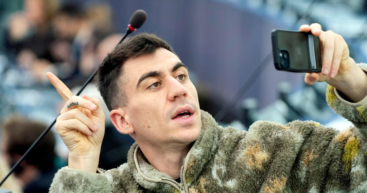 Z YouTube do Bruselu. Europoslanec Fidias budí pozornost i kritiku kvůli postojům k Rusku