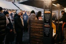 Je libo kapří hranolky s majonézou za tři sta korun?