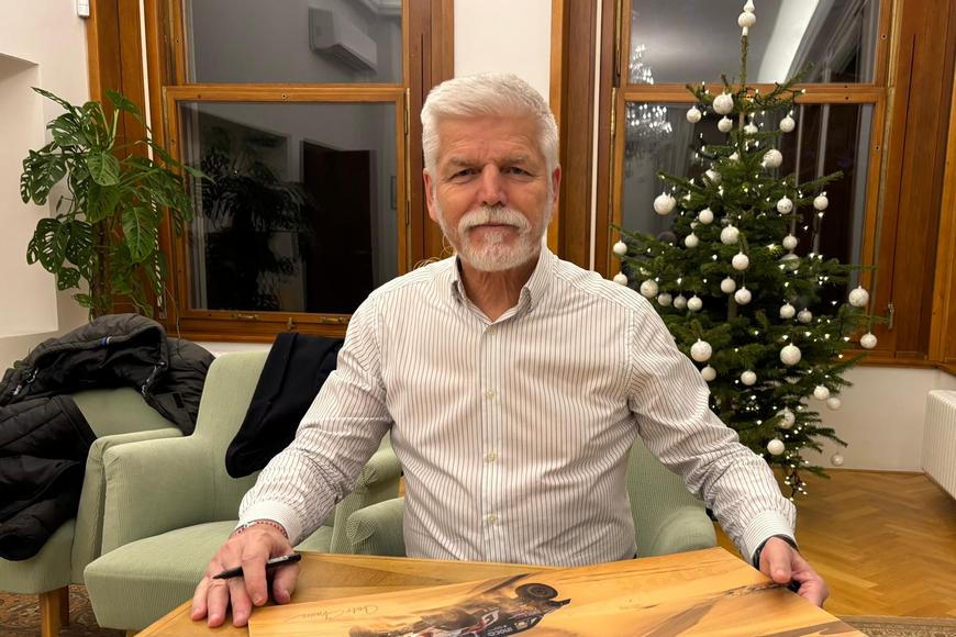 Vrcholí aukce fotek prezidenta Pavla. Výhercům je osobně předá před Vánoci na Hradě