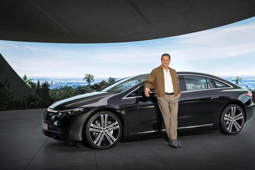 Mercedes s tvary keporkaka mu zlomil vaz. Po třiceti letech končí slavný designér