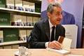 Nicolas Sarkozy dédicace son livre "Le Journal d'un Prisonnier" à la librairie "Lamartine" à Neuilly-sur-Seine