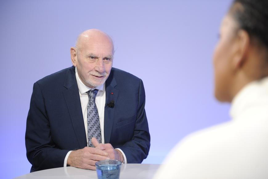 „Turkova pověst je otřesná.“ Rychetský říká, jak se Babiš rozhodne, Motoristy nechápe