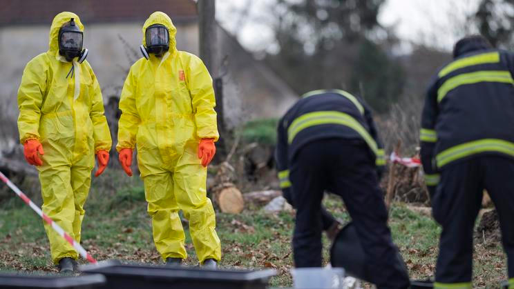 Bažantnice Radany, ptačí chřipka, bažanti, likvidace, ochranný oblek
