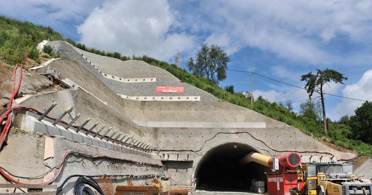 Na Slovensku v pondělí otevřou nejdelší dálniční tunel