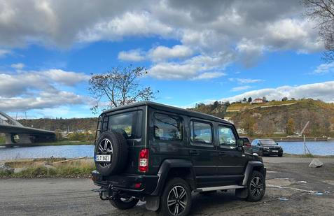 Do Česka přijede Force Gurkha v rozloženém stavu, bez motoru a převodovky. Česká firma MW Motors auto osadí elektrickým pohonem.