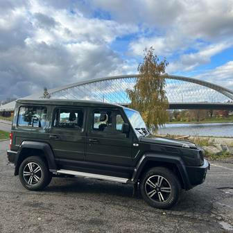Firma s autem cílí na ochranářské organizace a lesníky, kteří chtějí vyměnit diesel za elektrický pohon.