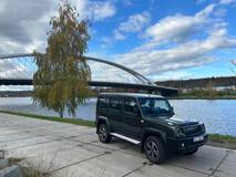 V reálu ujede do 200 km na nabití. To není moc, ale jde o auto do terénu, ne na dlouhé vzdálenosti po dálnici.