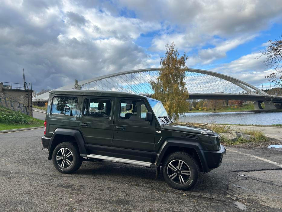 Firma s autem cílí na ochranářské organizace a lesníky, kteří chtějí vyměnit diesel za elektrický pohon.