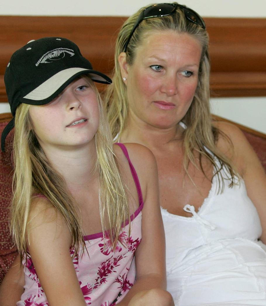 Tilly se svou matkou, která unikla smrti pouze o vlásek.