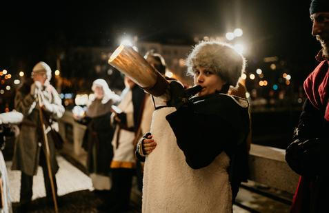 Na první pohled běžný prosincový den v metru ve stanici Jiřího z Poděbrad.