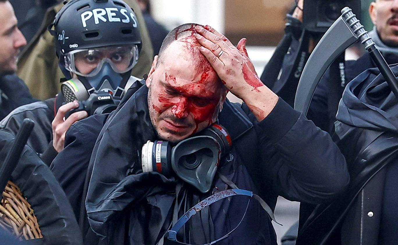 Farmers rally in a large-scale protest in Brussels as leaders meet in EU summit