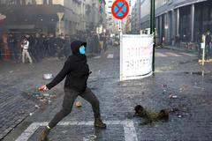 Tisíc traktorů vs. EU: Brutální střety u Evropského parlamentu