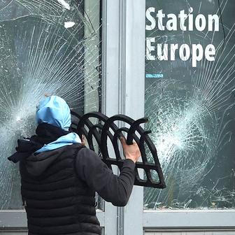 Tisíc traktorů vs. EU: Brutální střety u Evropského parlamentu