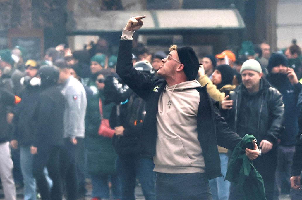 Farmers rally in a large-scale protest in Brussels as leaders meet in EU summit