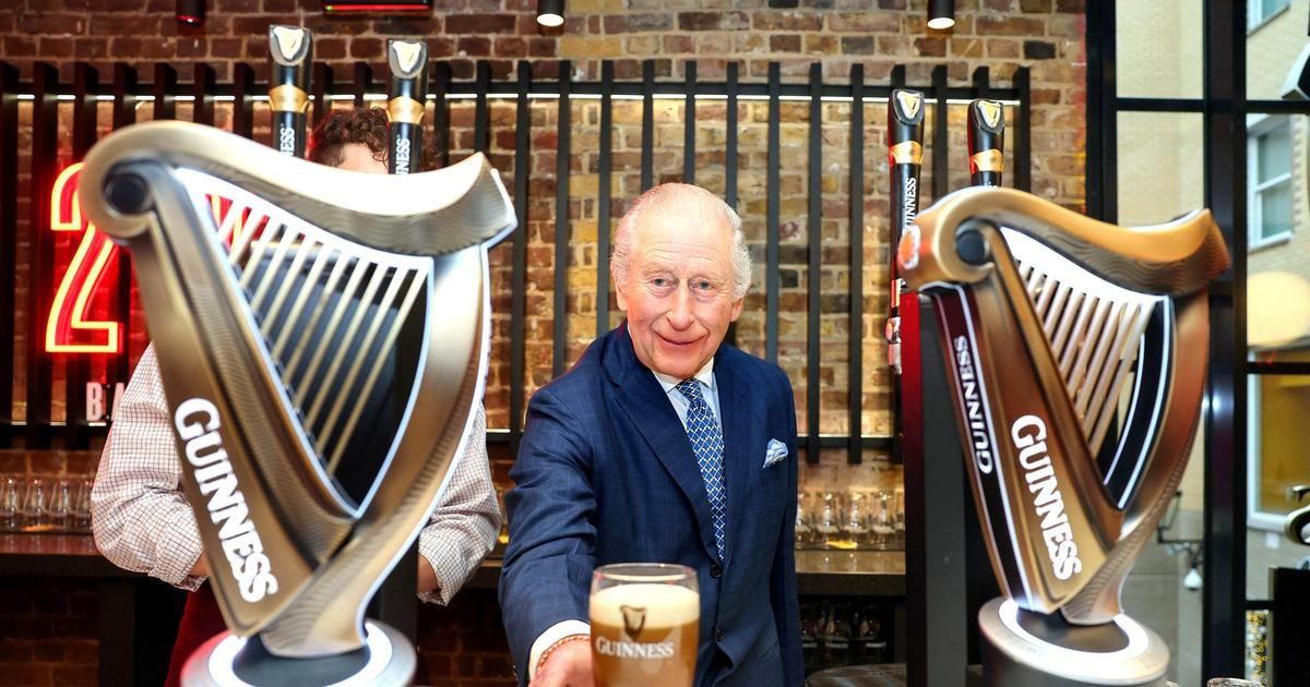 Škoda tyhle fotky minout: Král za pípou, setkání lvů nebo padlá socha Svobody