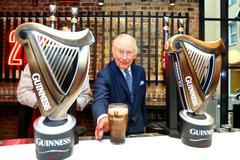 Škoda tyhle fotky minout: Král za pípou, setkání lvů nebo padlá socha Svobody