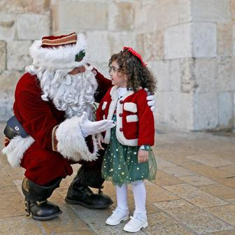 Škoda tyhle fotky minout: Král za pípou, setkání lvů nebo padlá socha Svobody