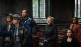 Andrew Scott, Mila Kunisová Daryl McCormack, Glenn Closeová, Cailee Spaenyová a Kerry Washingtonová v detektivním filmu Na nože: Probuzení mrtvého muže.