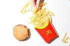 McDonald’s vsadil na AI. Vánoční reklamu lidé rozcupovali.