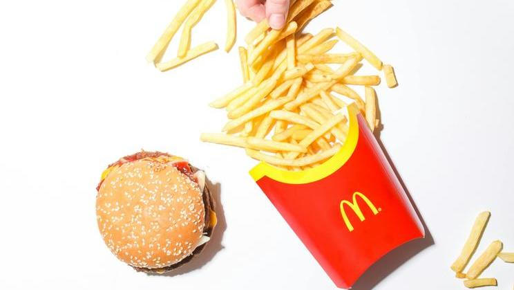 McDonald’s vsadil na AI. Vánoční reklamu lidé rozcupovali.