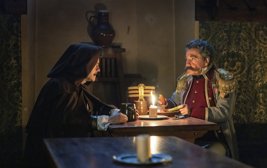 Jiří Mádl jako proradný ministr a Pavel Kříž v pohádce Záhada strašidelného zámku.