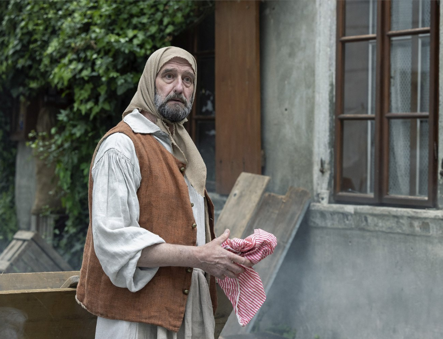 Jaromír Dulava jako komorník v pohádce Záhada strašidelného zámku.