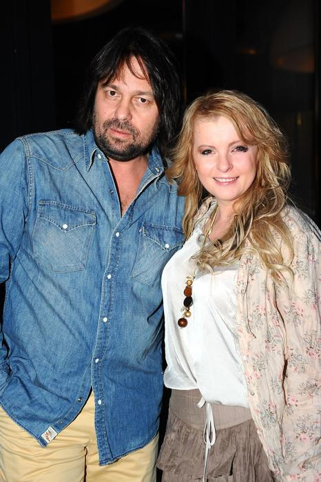 Jiri Pomeje, Iveta Bartosova