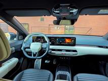 To stejné platí i o materiálech nebo zpracování, třebaže Kia už u elektromobilů dávno zanevřela na přírodní kůži nebo chrom.