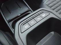 ... nebo automatické parkování.