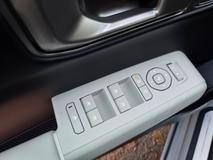 Testovaná verze GT-Line má uvnitř spoustu béžových detailů.