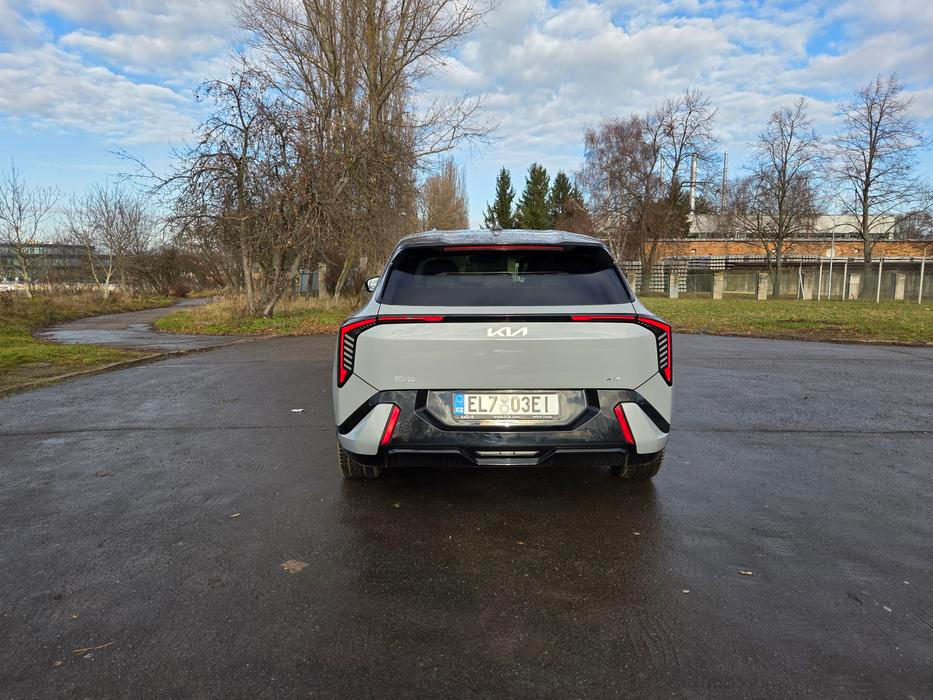 Základní cena je pod milionem, ale testovaná verze GT-Line atakuje hranici 1,3 milionu korun.