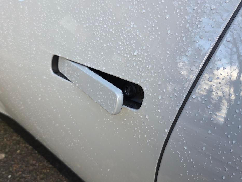 Výsuvné kliky dveří jsou spíše estetická než funkční záležitost.