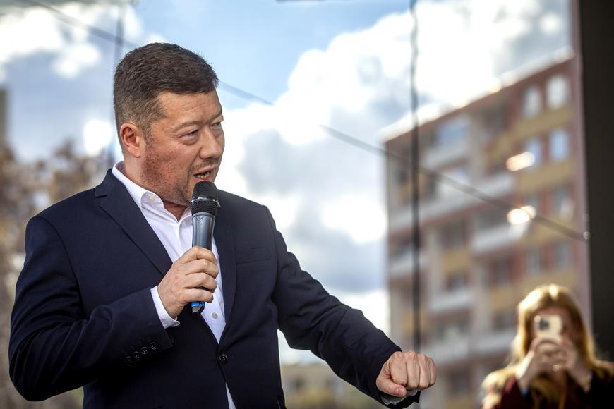 "Jen popsal Fialovo dědictví". Okamura žehlí ministrova slova o muniční iniciativě