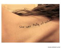 Fotografie dívky s citátem z knihy Lolila na těle ilustruje záliby lidí kolem Epsteina.