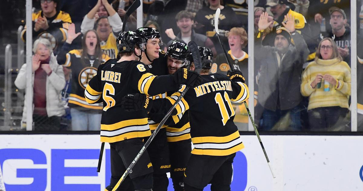 Boston prohrál po nájezdech, chuť si alespoň spravil Zacha gólem