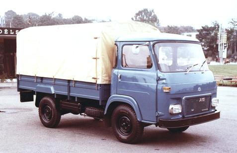 V říjnu 1968 začala v Letňanech výroba Avie A15 a A30 v licenci francouzské firmy Saviem, tehdy vlastněné Renaultem. Český vůz ale oproti originálu doznal řady změn, na snímku je auto sestavené ještě z francouzských dílů. Teď o celé historii nejslavnější Avie vychází kniha.