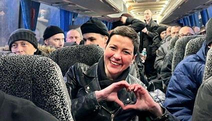 Běloruská politička Maria Kolesnikovová po propuštění z vězení na blíže neurčeném místě na Ukrajině. 13. prosince 2025.