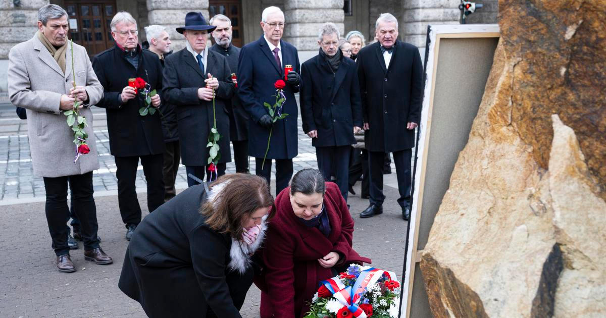 Dva roky poté. Česko si připomíná oběti tragické střelby na filozofické fakultě