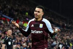 Premier League - Aston Villa v Manchester United