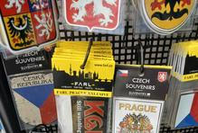 Čepice, srp a kladivo, prodej