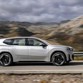 Z nuly na 100 km/h zrychlí za 4,9 sekundy.