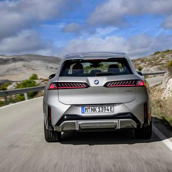 Zrychlení z 0 na 100 km/h je za 4,9 sekundy.