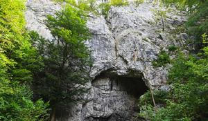 jeskyně Býčí skála